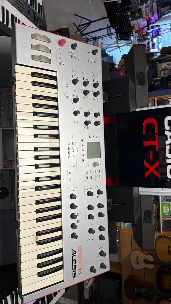 Alesis Ion Een moderne klassieker in uitstekende staat., Muziek en Instrumenten, Synthesizers, Ophalen of Verzenden, Zo goed als nieuw