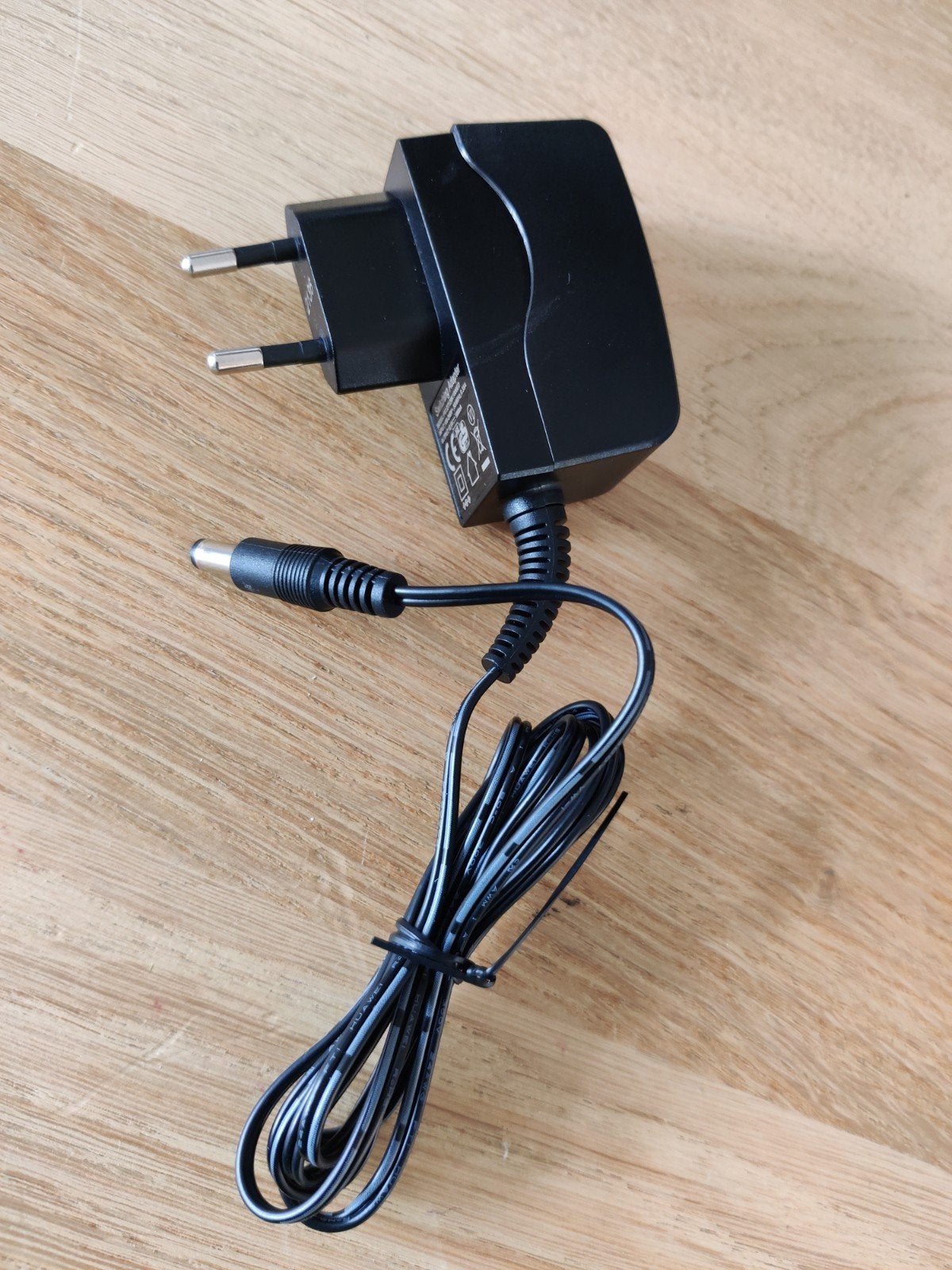 AC/DC Net Adapter  voeding 12V 1000mA (1A), Ophalen of Verzenden