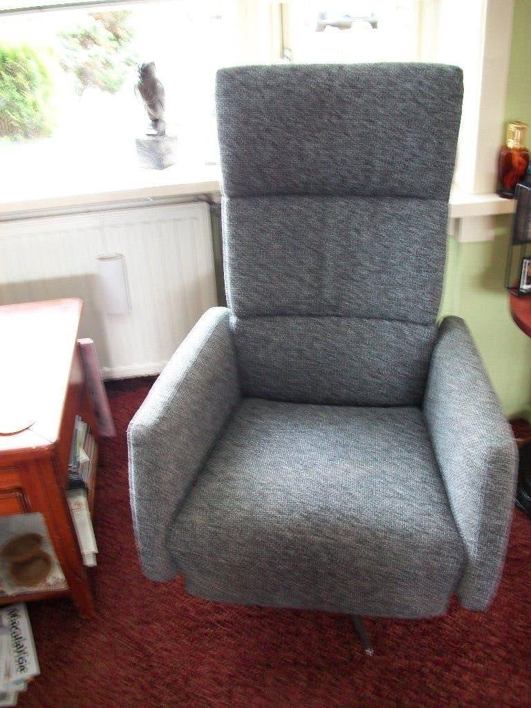Comfortabele relaxfauteuil met stoffen bekleding, Ophalen, Gebruikt, Minder dan 75 cm, 50 tot 75 cm