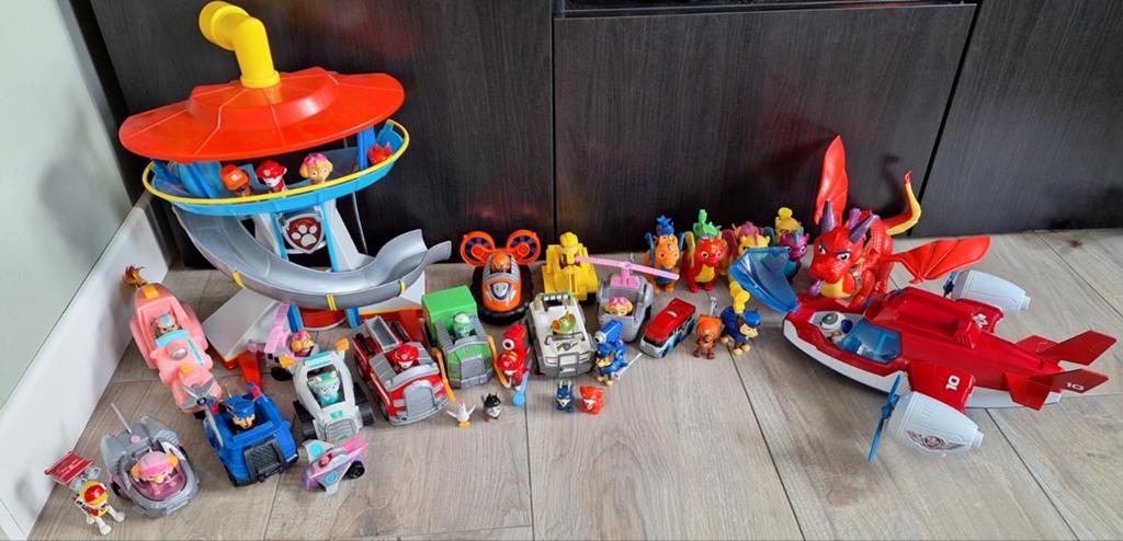 Grote Paw Patrol speelgoedcollectie met uitkijktoren, Ophalen, Gebruikt