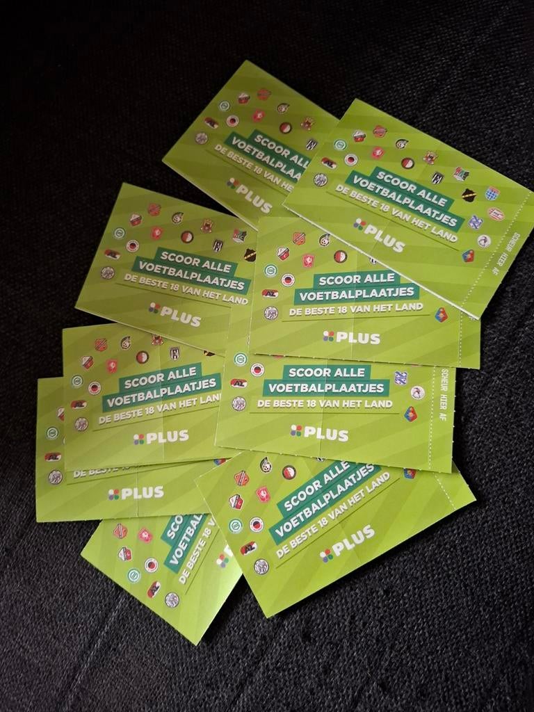 26 dichte voetbalplaatjes pakjes nieuw, Verzamelen, Supermarktacties, Plus, Ophalen