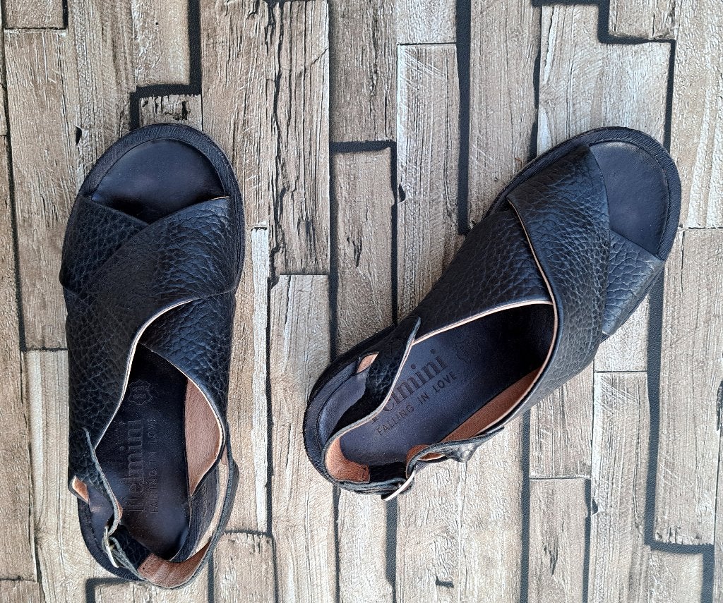 FELMINI - zwarte lederen cross-over sandalen, 36, Verzenden, Zwart, Sandalen of Muiltjes, Zo goed als nieuw