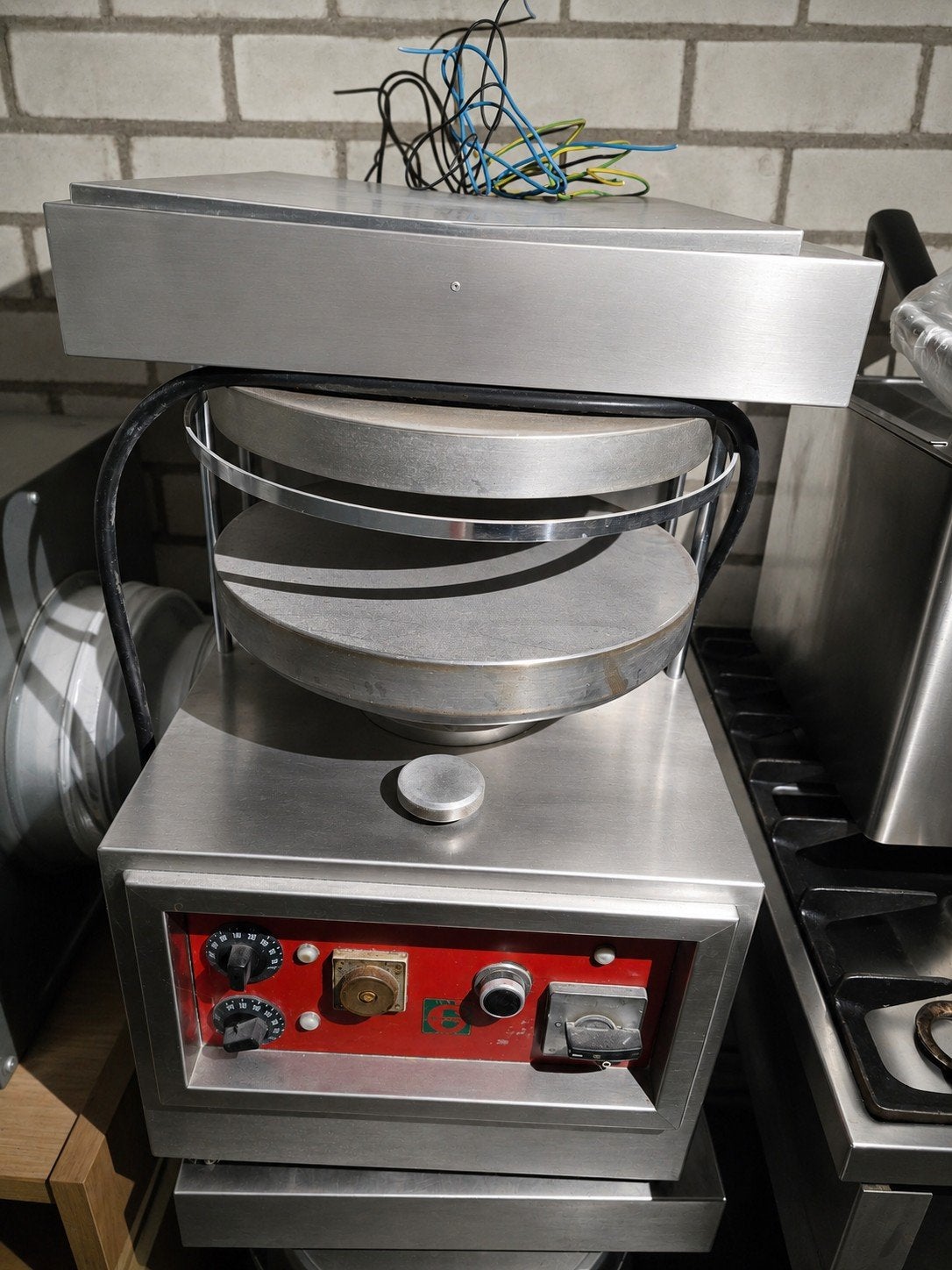 Te koop: professionele verwarmde pizza deegpers – 3 fasen, Ophalen of Verzenden