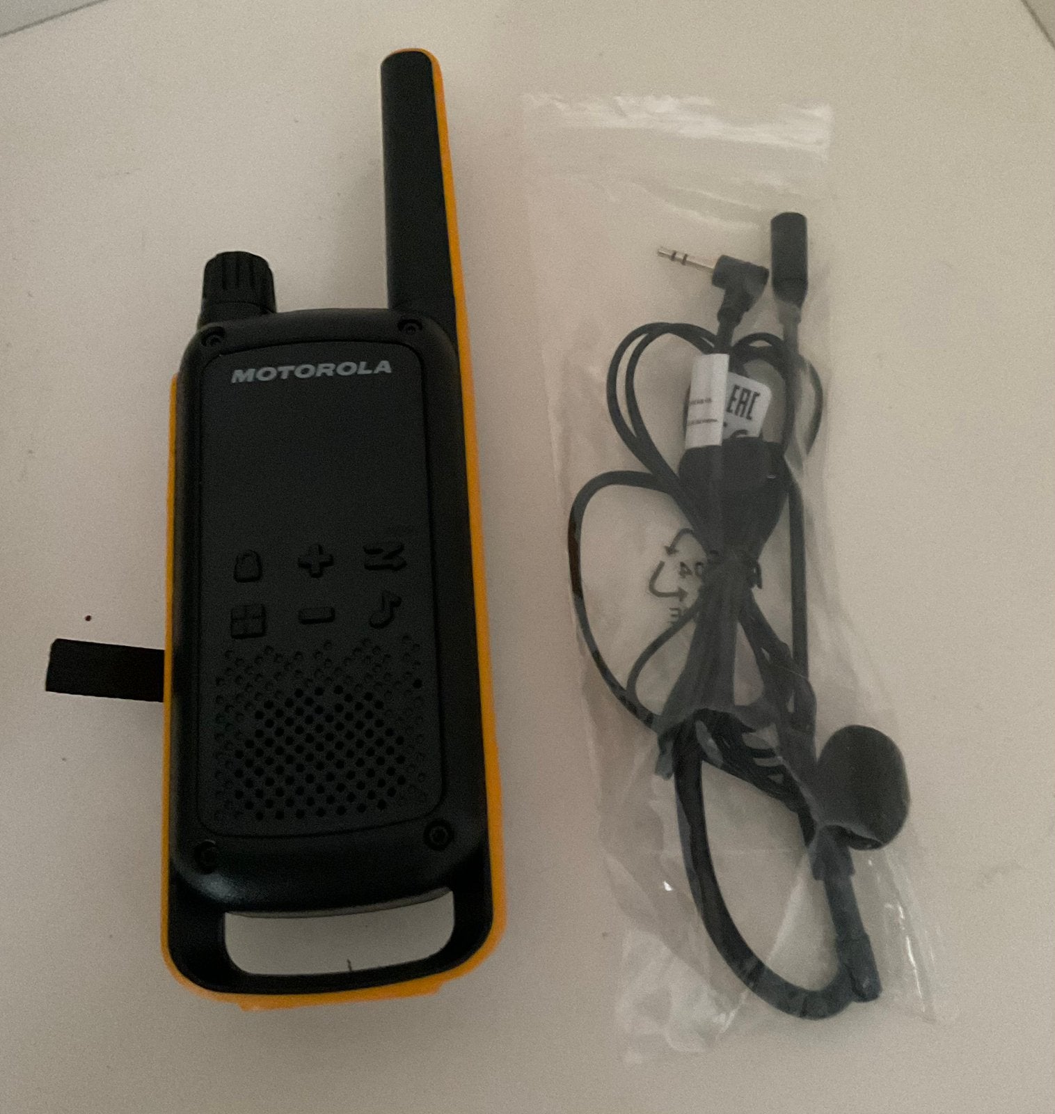 Motorola Walkie Talkie TLKR-82 Extreme (1), 5 tot 15 km, Zo goed als nieuw, Portofoon of Walkie-talkie, Ophalen