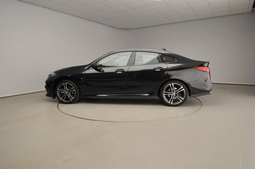 BMW 2 Serie Gran Coupe 218i Handbak ! | M-Sportpakket | LED, Voorwielaandrijving, 12 maanden, Gebruikt, Zwart