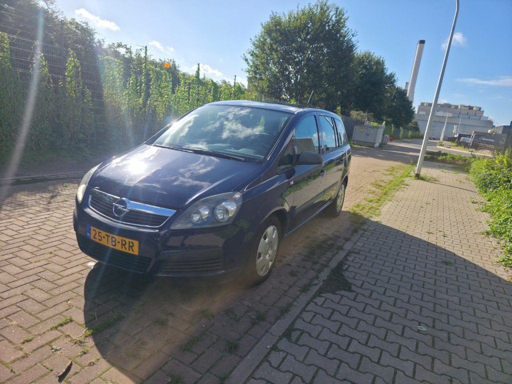 Opel Zafira 1.6 Business | 2006 | AIRCO| APK 2027, Auto's, Voorwielaandrijving, Stof, Zwart, 4 cilinders
