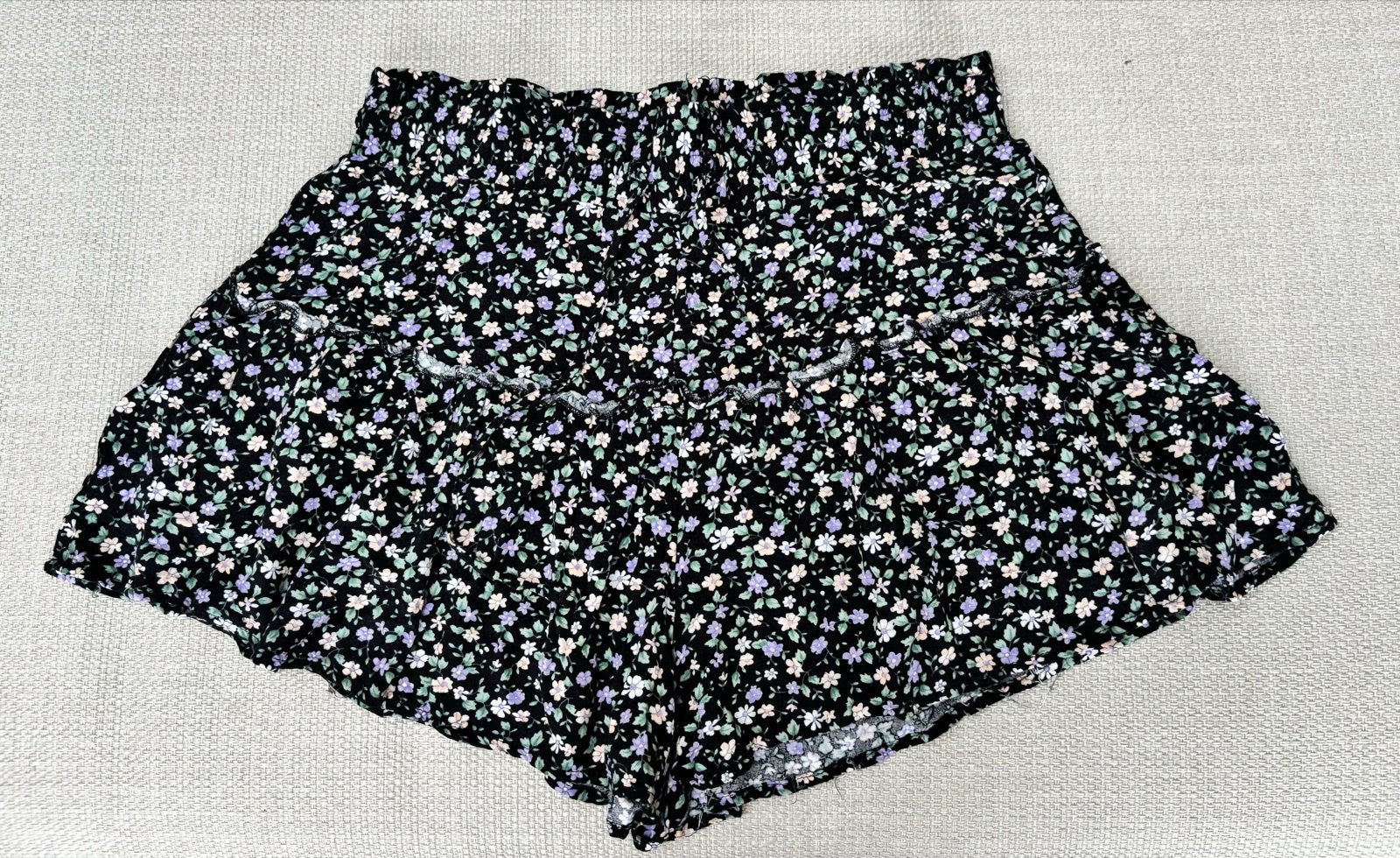 Zwarte Broekrok met Bloemenprint - Ann Christine maat M, Kleding | Dames, Maat 38/40 (M), Zwart, Ophalen of Verzenden, Zo goed als nieuw