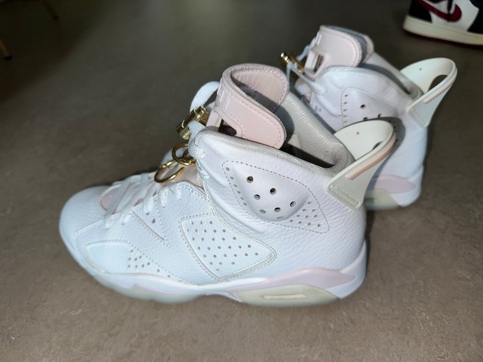 Nike Air Jordan 6 Retro Golden Hoops, Kleding | Dames, Schoenen, Ophalen of Verzenden, Zo goed als nieuw, Wit, Sneakers of Gympen
