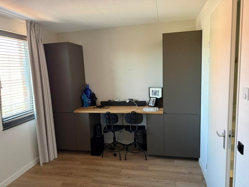 Ikea bureau krukjes met leuning, Ophalen, In hoogte verstelbaar, Zo goed als nieuw, Hout