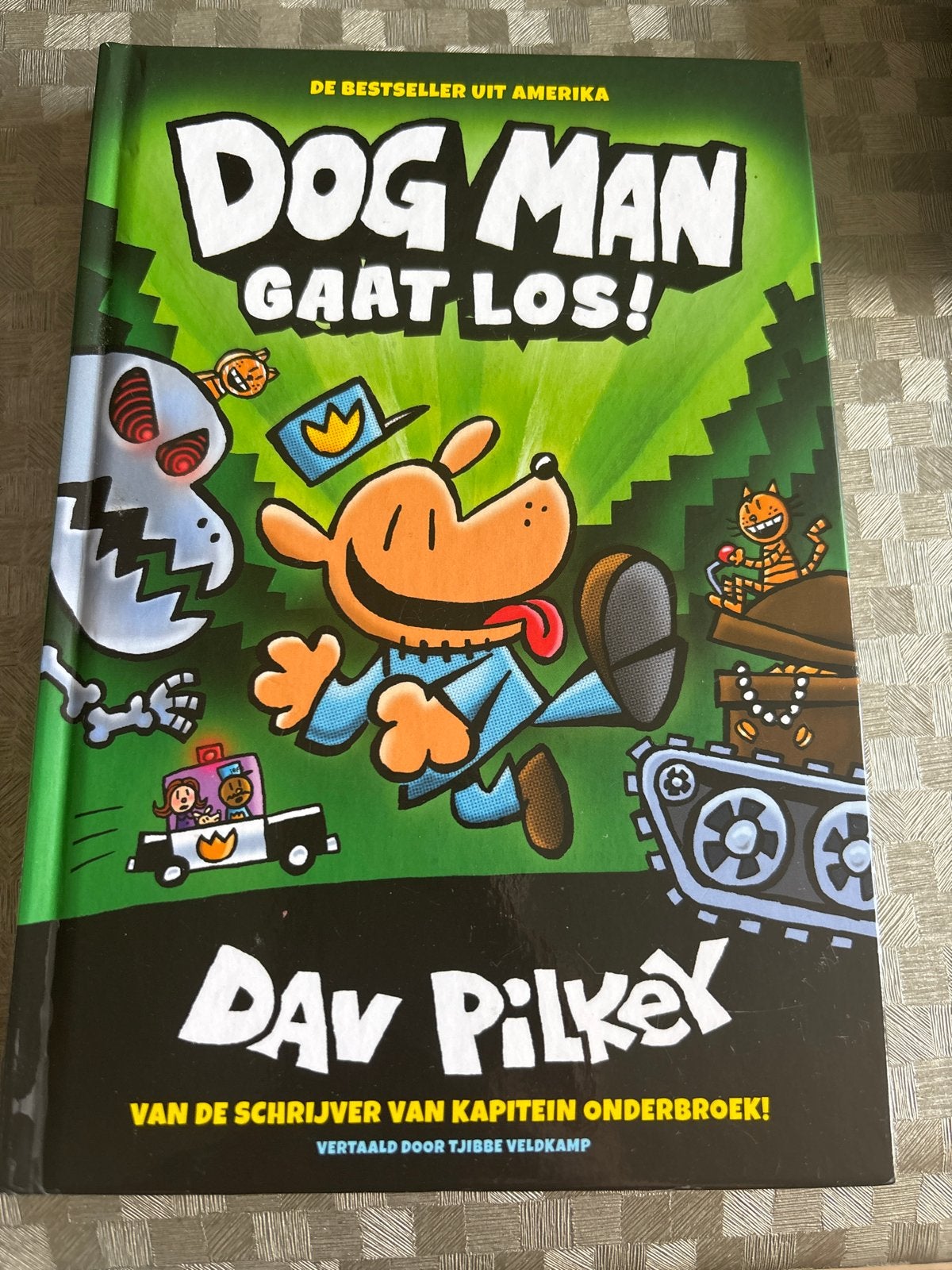 Dog Man Gaat Los! - Dav Pilkey (Zo goed als nieuw), Ophalen of Verzenden, Zo goed als nieuw, Fictie algemeen