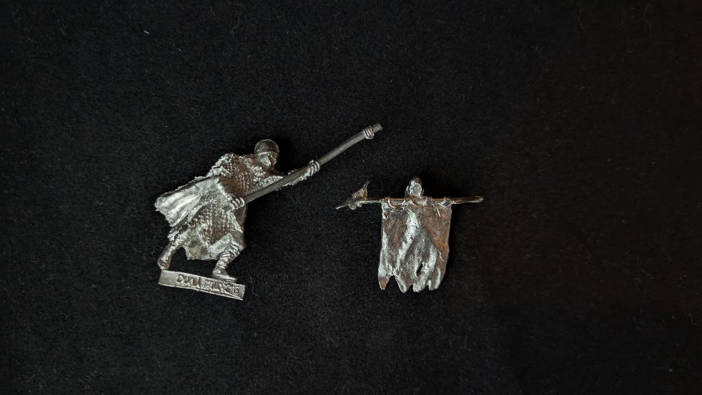 Dunlending Banner Bearer, Ophalen of Verzenden, Zo goed als nieuw, Warhammer