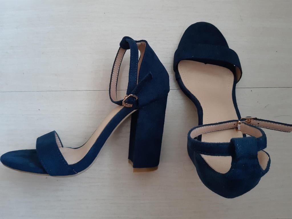 Schoen met hoge hak * 36½ * Petrol/Blauw * Nieuw * Zomer, Ophalen, Zo goed als nieuw, Blauw, Schoenen met hoge hakken