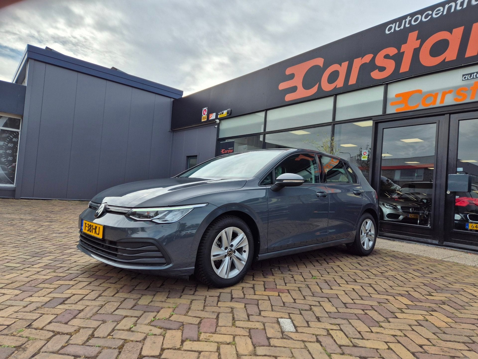 Volkswagen Golf 1.0 eTSI Life|Car-Play|Camera|Cruise, Stof, Gebruikt, Euro 6, 1202 kg