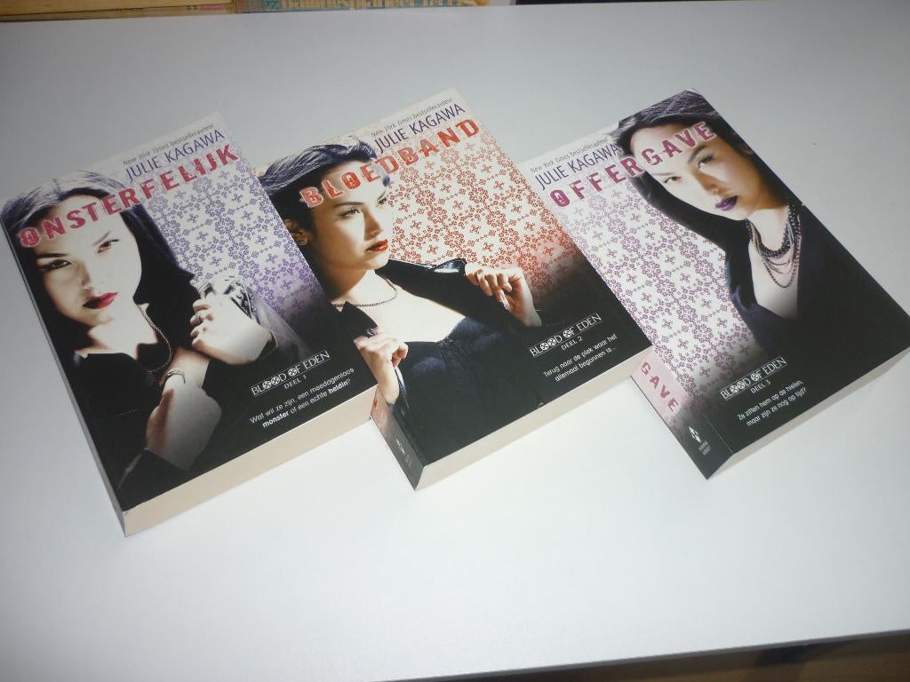 Julie Kagawa: 3x Blood of Eden (NL), Boeken, Fantasy, Ophalen of Verzenden, Zo goed als nieuw