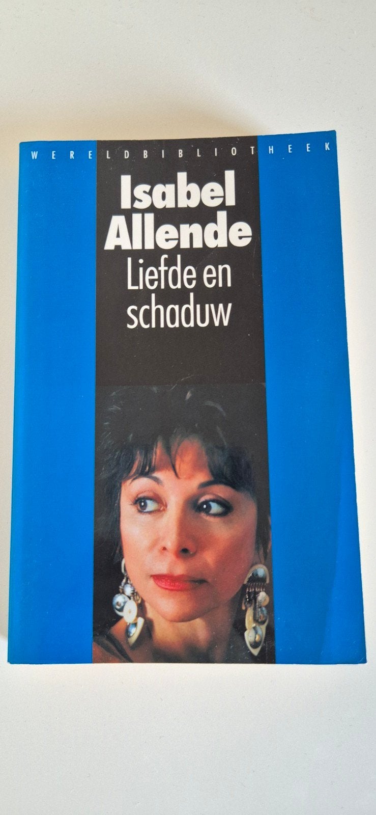 Liefde en schaduw - Isabel Allende (Nederlands), Ophalen of Verzenden
