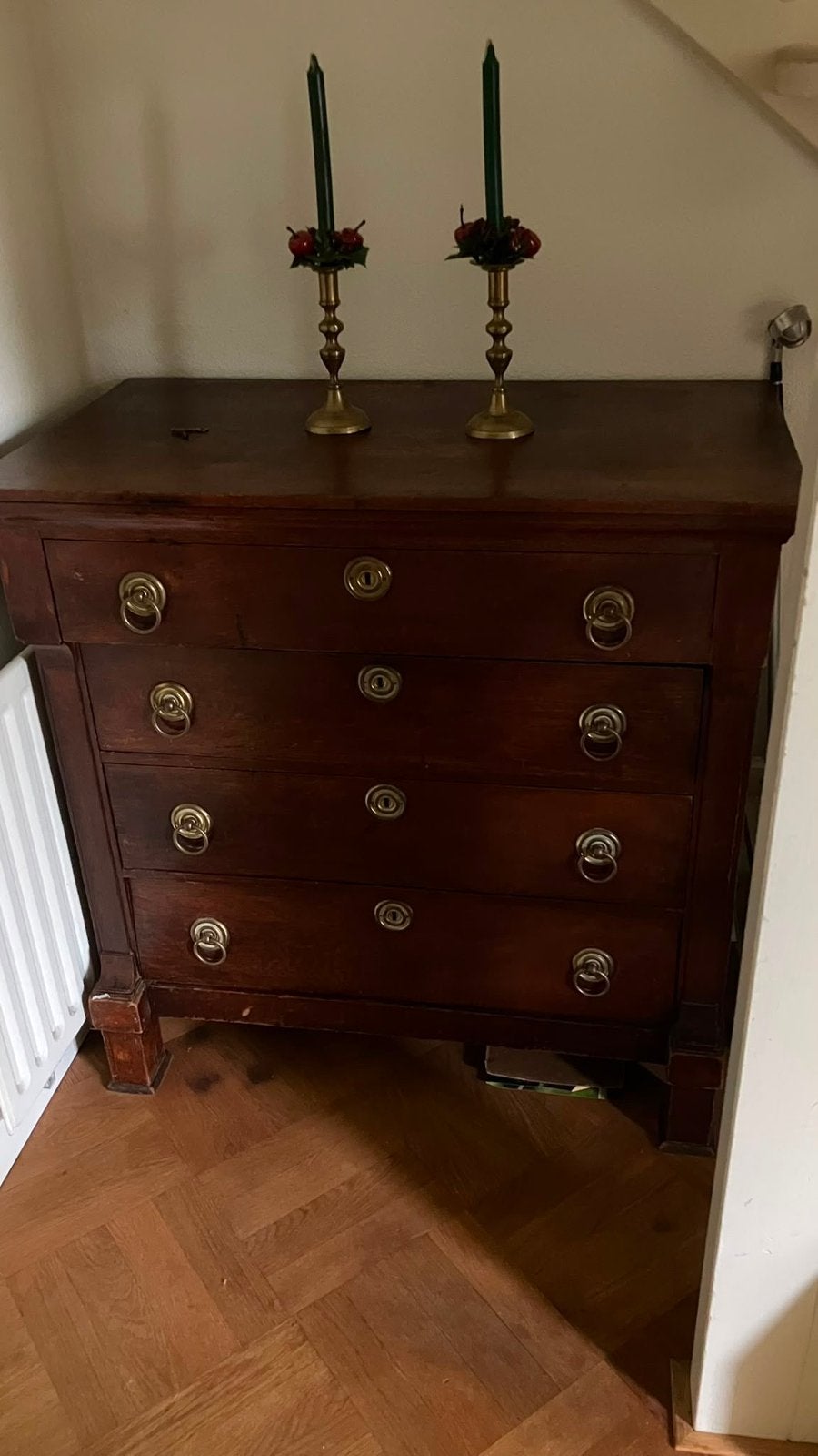 Antieke ladenkast uit 1820 met koperen beslag, Gebruikt, 3 of 4 laden, Minder dan 100 cm, 25 tot 50 cm