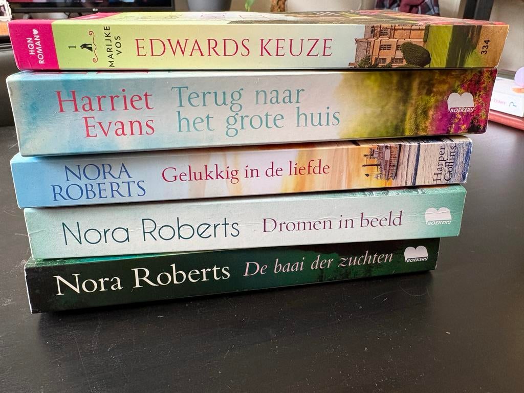 5 Romans: Nora Roberts, Harriet Evans, Marijke Vos, Ophalen of Verzenden, Zo goed als nieuw