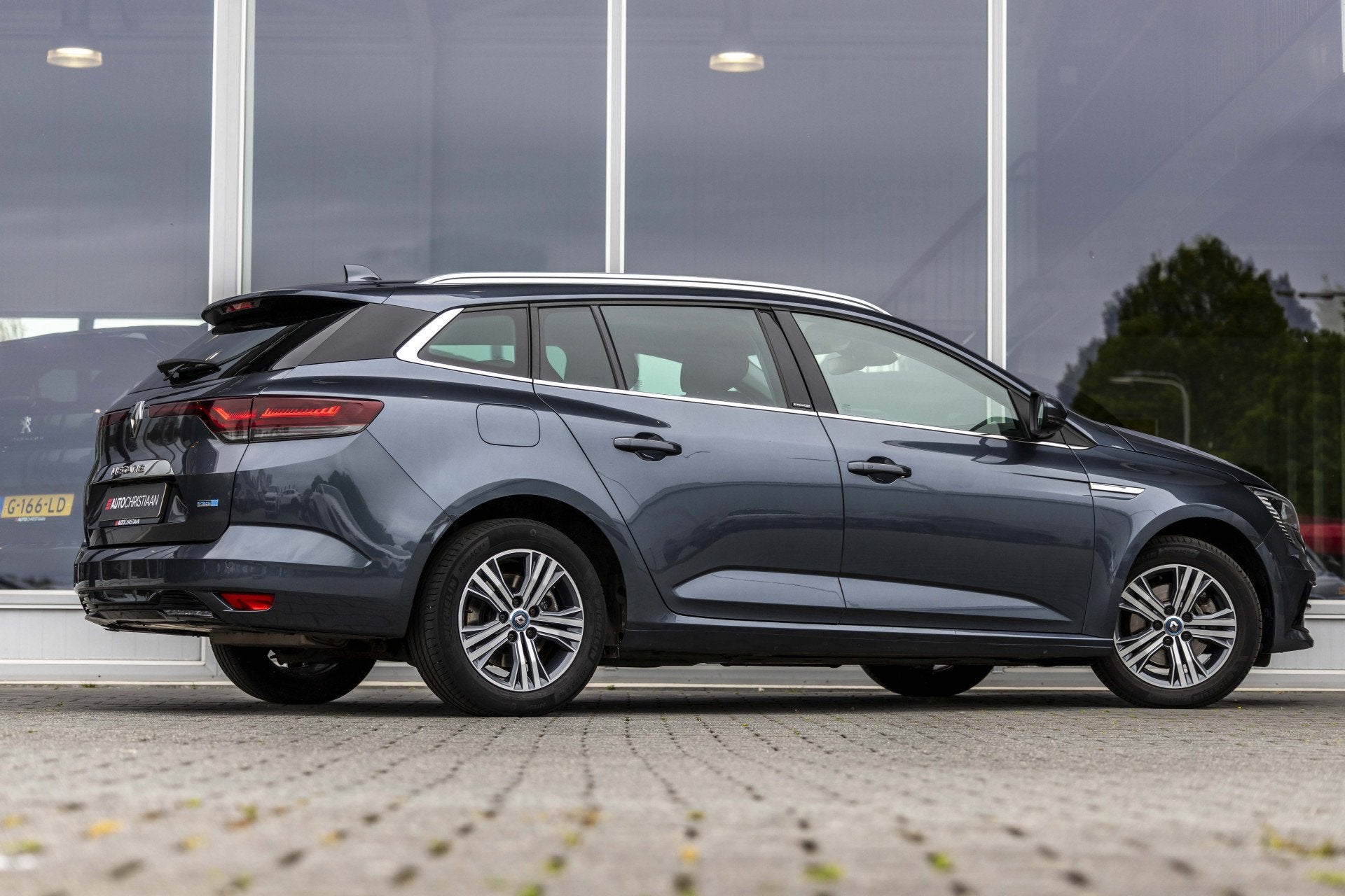 Renault Mégane Estate 1.6 E-Tech Plug-In Hybrid 160 Intens, 12 maanden, 77 km/l, Gebruikt, 4 cilinders