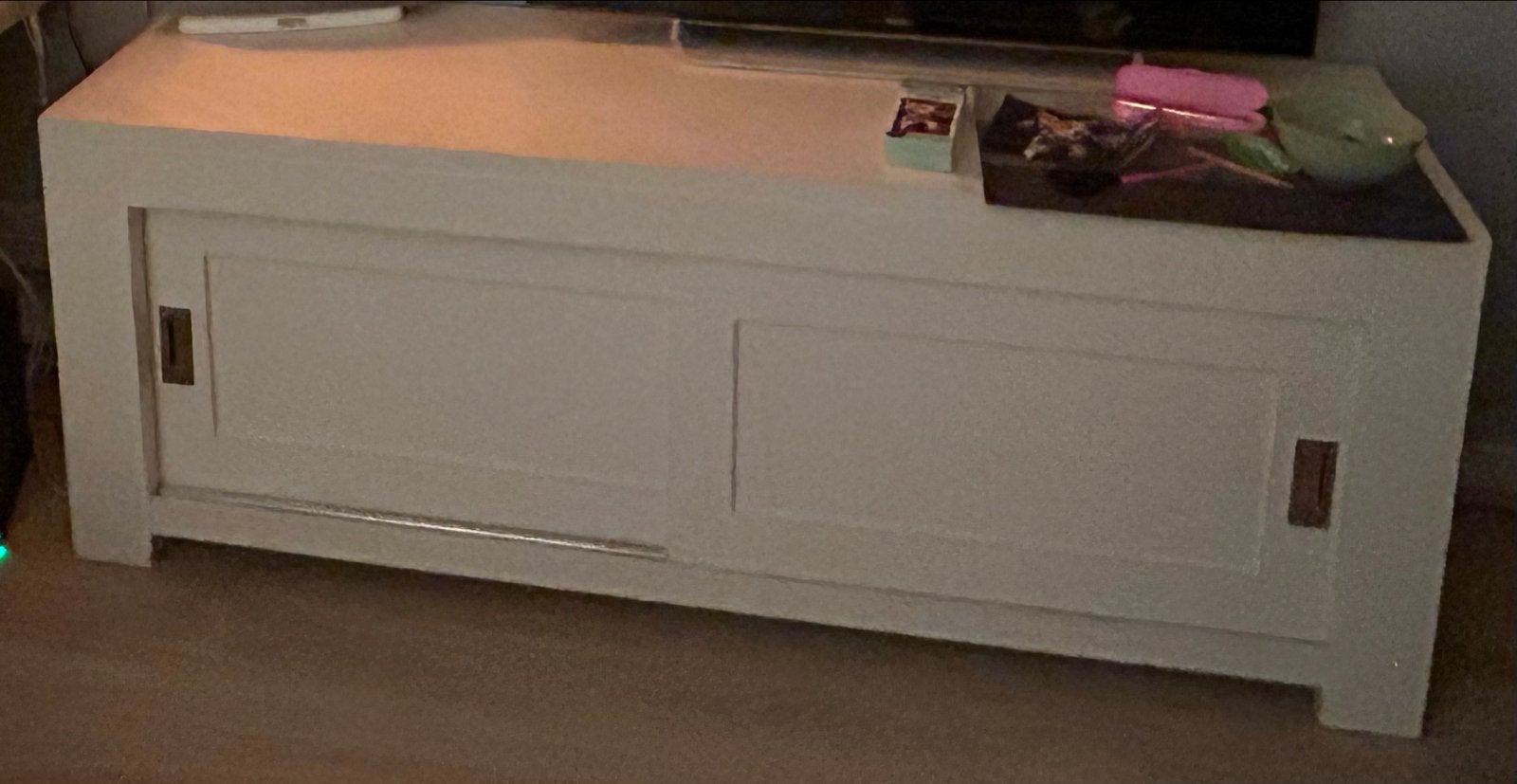 Witte TV-meubel met schuifdeuren, Ophalen, Gebruikt, 100 tot 150 cm, Minder dan 100 cm