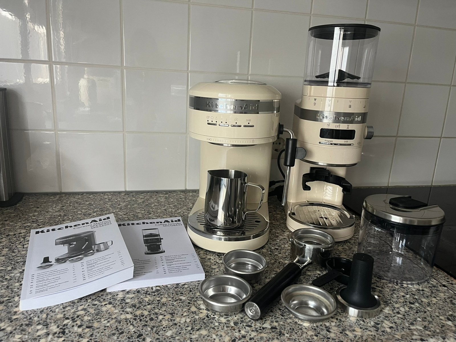 KitchenAid Artisan Espresso + Koffiemolen Complete Set, Ophalen, Gebruikt, Espresso apparaat, Koffiebonen