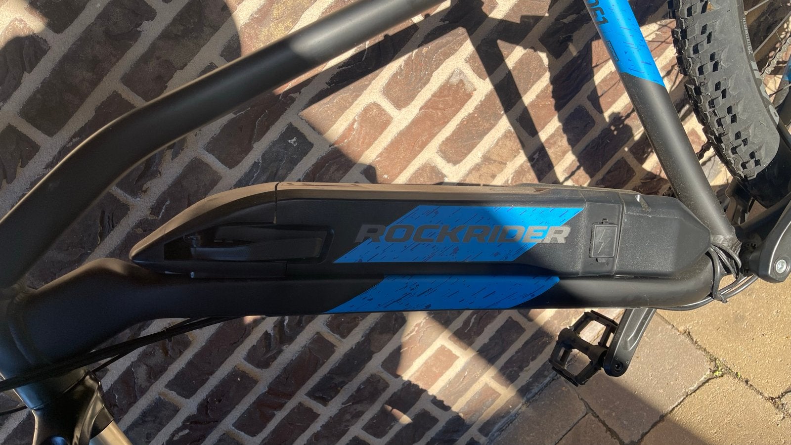 Rockrider eST500 elektrische mountainbike, Fietsen en Brommers, Zo goed als nieuw, 51 tot 55 cm, 50 km per accu of meer, Ophalen