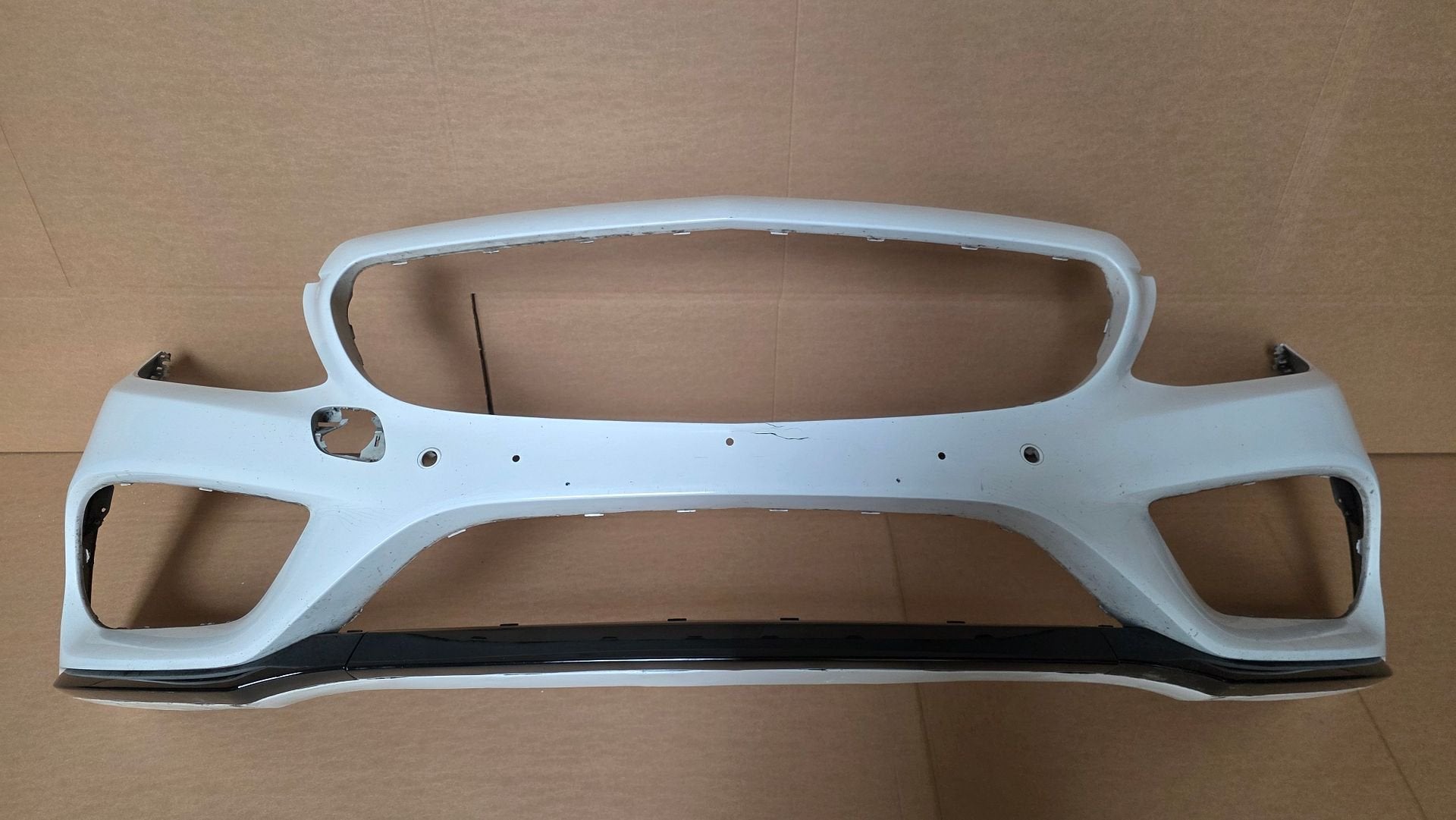 Mercedes C Klasse W205 AMG LINE VOORBUMPER A2058850925 ORGIN, Auto-onderdelen, Gebruikt, -, Voor, Ophalen of Verzenden