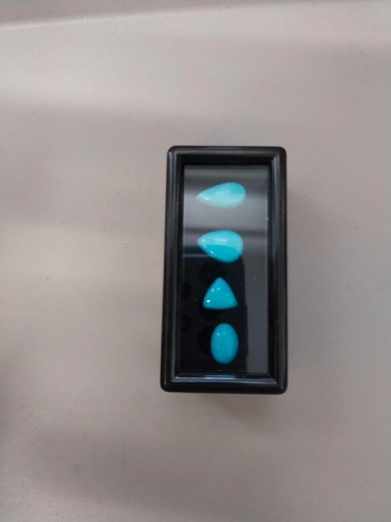 4 prachtige blauwe turkoois cabochons, Ophalen of Verzenden, Nieuw