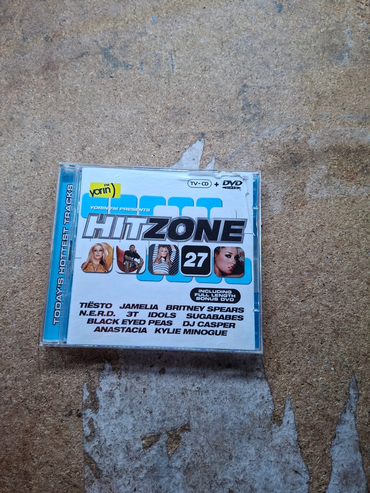 Hitzone 27 TV-CD + DVD met o.a. Tiësto, Britney Spears, Pop, Ophalen of Verzenden, Verzamelalbum, Gebruikt