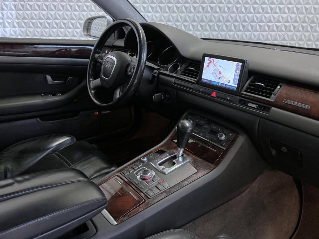 Audi A8 4.2 quattro V8 / FACELIFT + S8 GRILL (2005), Auto's, Audi, 4172 cc, Gebruikt, Blauw, Leder