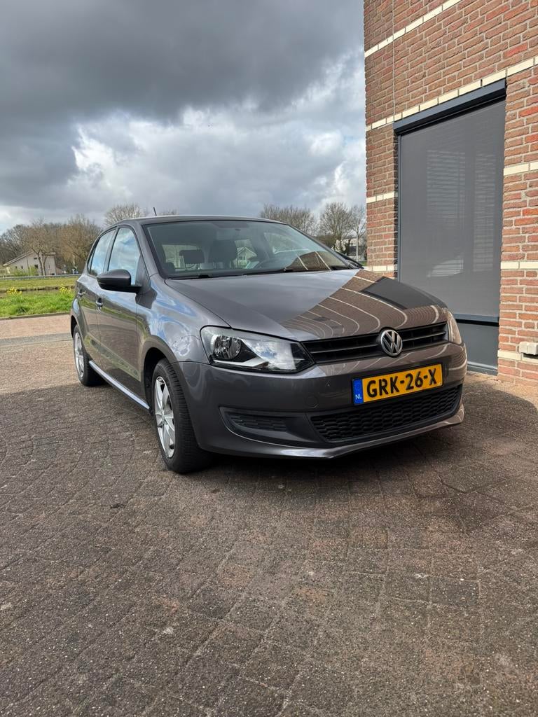 Volkswagen Polo carplay comfortline 1.2 51KW 2010 Grijs, Voorwielaandrijving, 967 kg, 1198 cc, Handgeschakeld