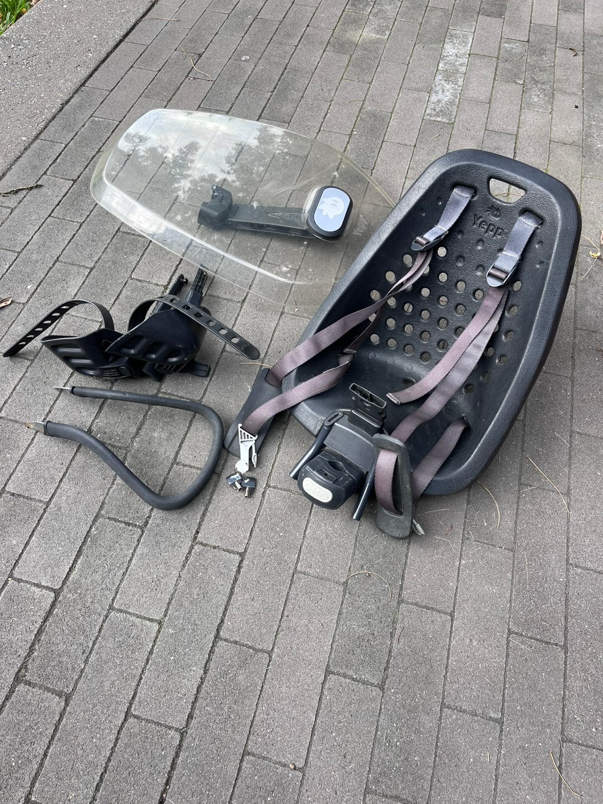 Yepp mini fietsstoeltje + windscherm, Ophalen, Gebruikt, Voorzitje, Voetsteuntjes