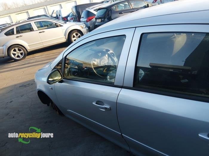 Portier 4Deurs links-voor van een Opel Corsa (Z157), Gebruikt, -, Deur, -