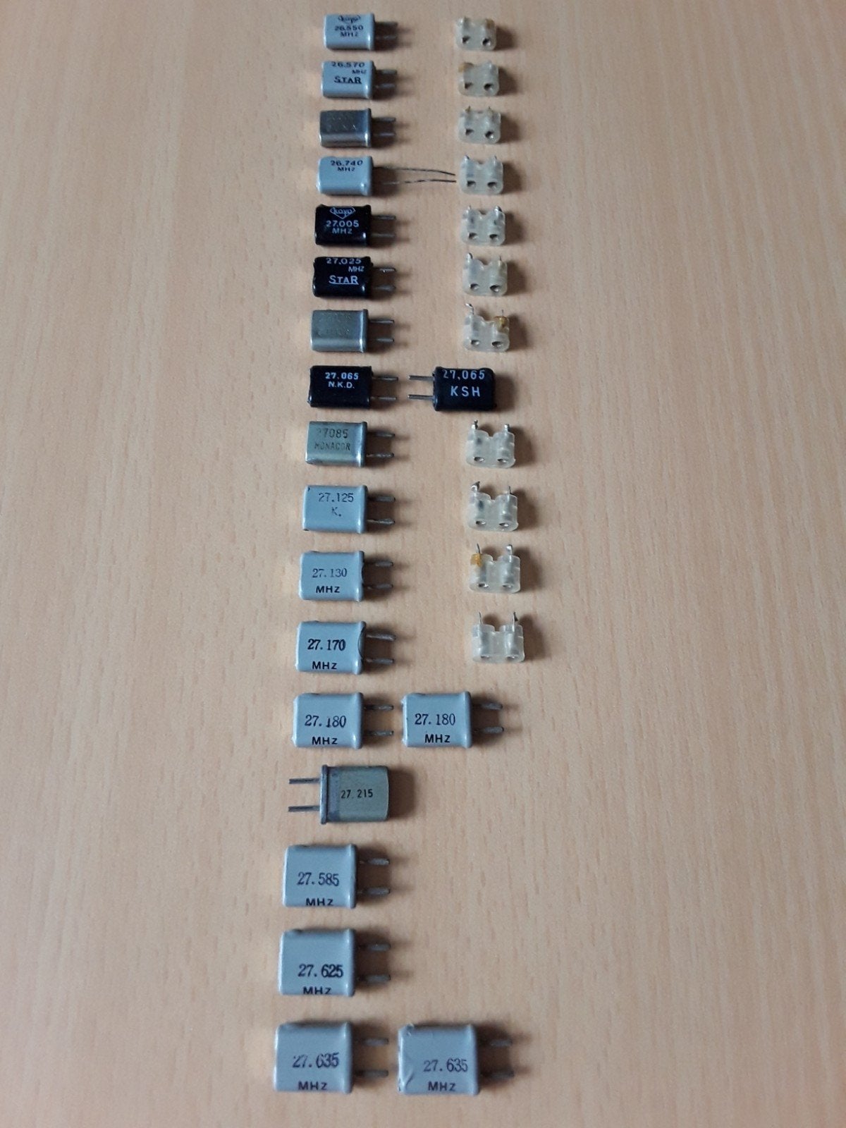 27 Mhz kristallen en voetjes, Ophalen, Zo goed als nieuw