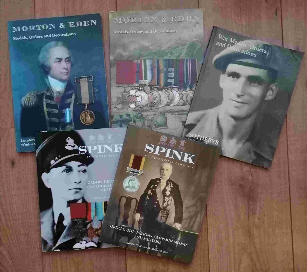 5 veiling catalogussen Medals, Orders en Decorations, Ophalen of Verzenden, Zo goed als nieuw, Catalogus