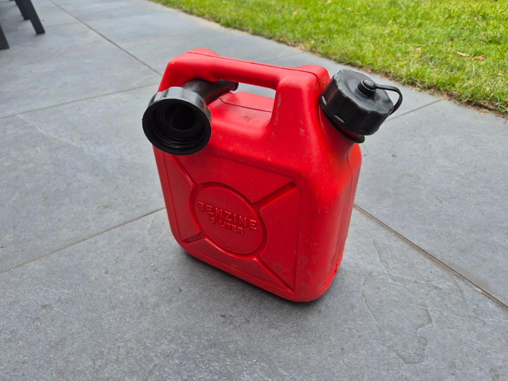 Jerrycan 5 liter, Ophalen