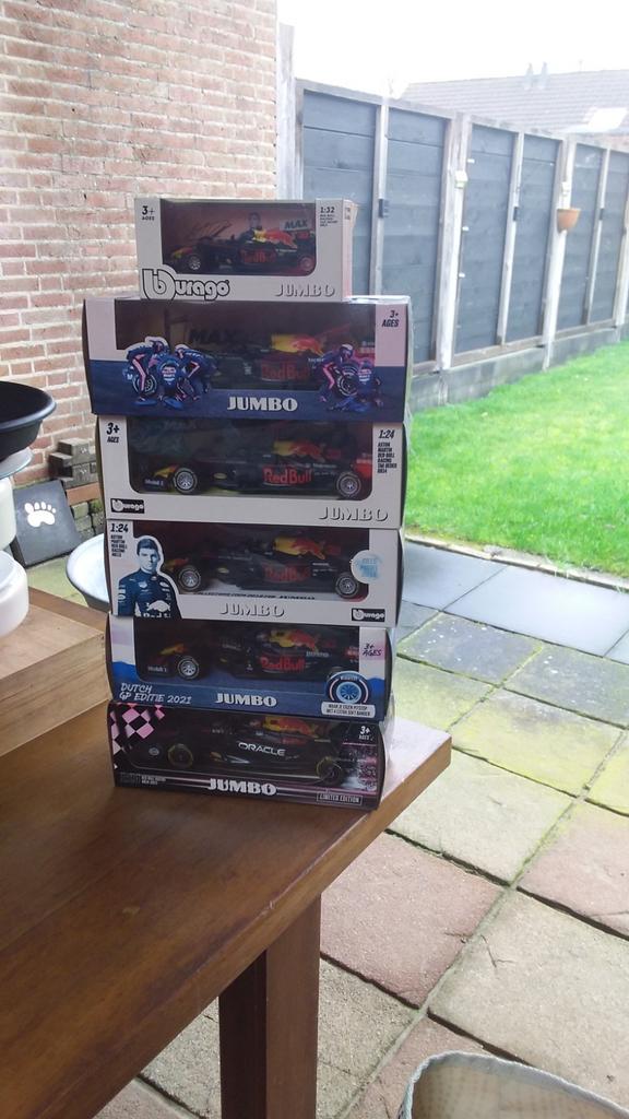 Max verstappen race auto's, Hobby en Vrije tijd, Modelauto's | 1:24, Ophalen of Verzenden, Bburago