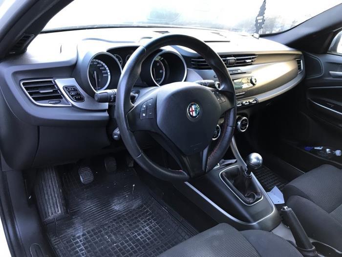 Airbag set + dashboard van een Alfa Romeo Giulietta, Gebruikt, -, -, Ophalen of Verzenden