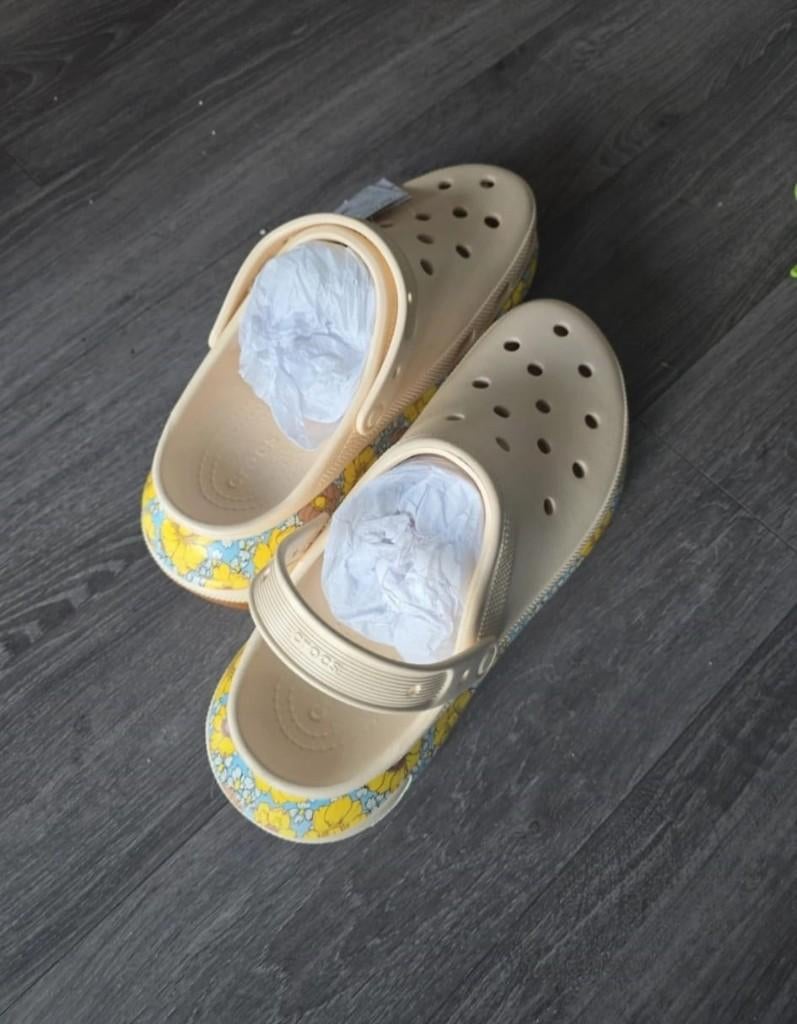 Nieuwe Crocs mega crush clog maat 48/49, Overige typen, Nieuw, Ophalen of Verzenden, Overige kleuren