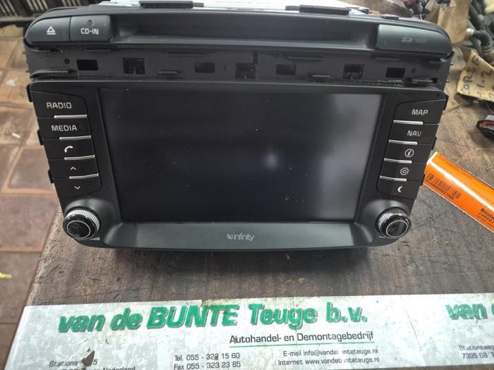 Navigatie Systeem van een Kia Sorento, 3 maanden garantie, Gebruikt, Kia