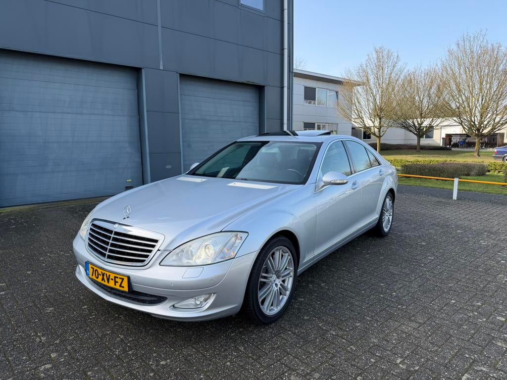 Mercedes-Benz S-Klasse 3.5 S350 2005 Schuifdak/Grijs/Aut, Auto's, Mercedes-Benz, Automaat, 1780 kg, Achterwielaandrijving, Zwart