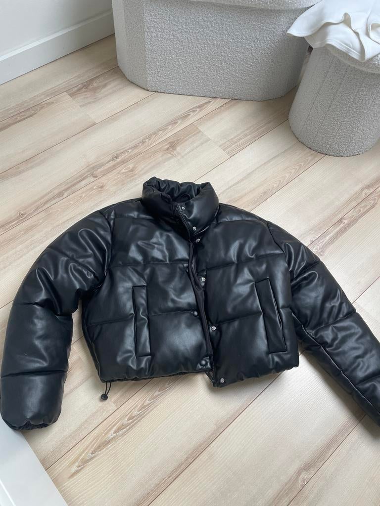 Zwarte puffer jacket, Ophalen of Verzenden, Zo goed als nieuw, Maat 36 (S), Zwart