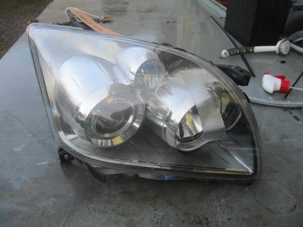 rechter koplamp toyota  avensis T 25, Ophalen of Verzenden, Gebruikt, Toyota
