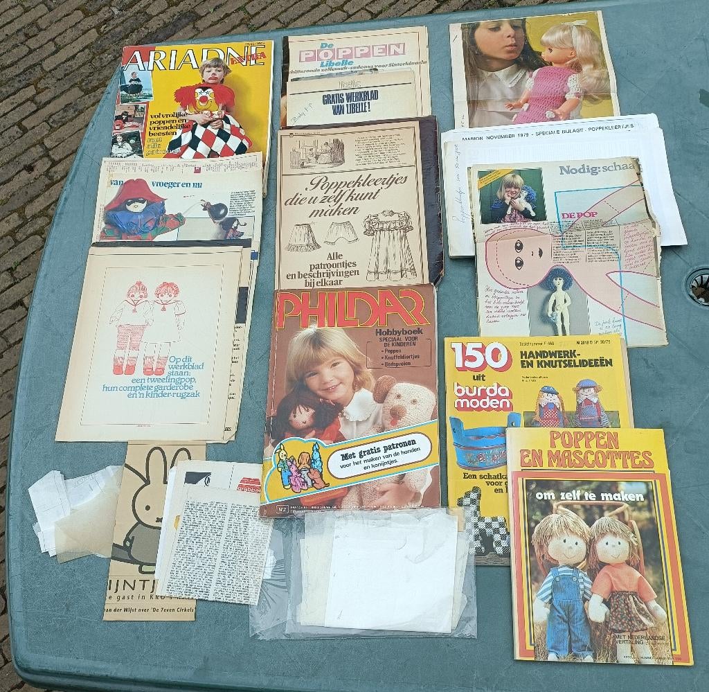 Pakket boeken, tijdschriften, artikelen poppen maken (N12), Boeken, Ophalen of Verzenden, Gelezen, Poppen maken