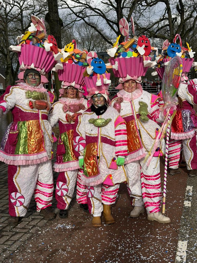 Carnavals snoepjes pakken, Maat 38/40 (M), Carnaval, Ophalen of Verzenden, Zo goed als nieuw