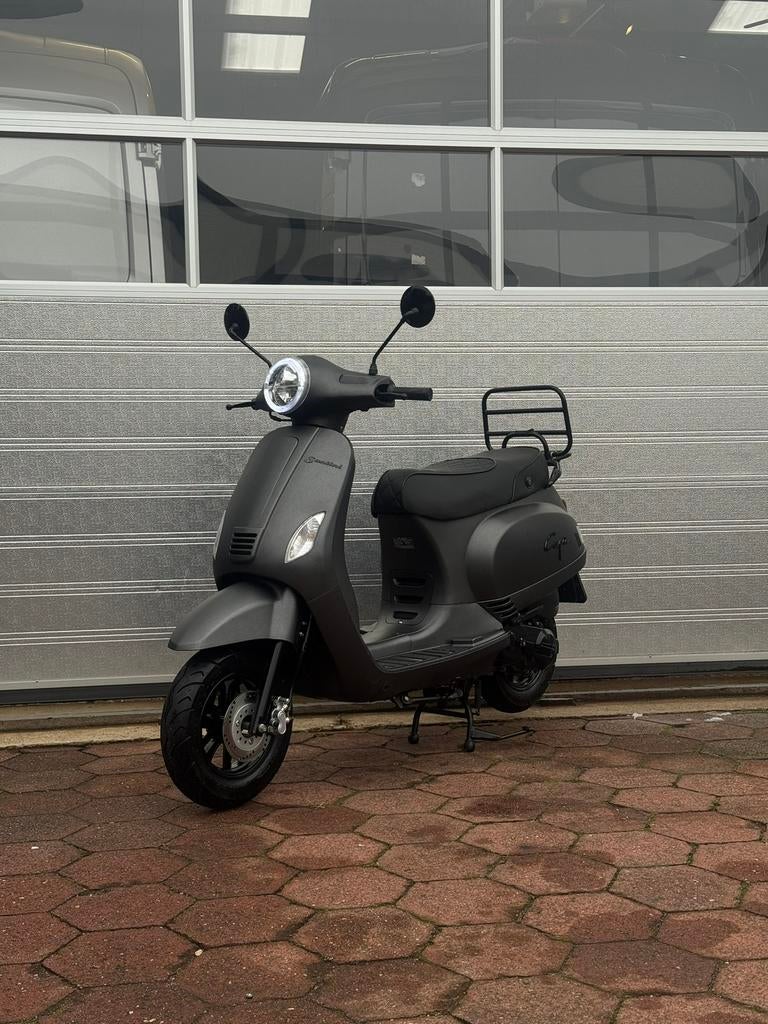 SANTINI CAPRI SCOOTER / ALLE OPTIES / WINDSCHERM / BEUGELS, Gebruikt, Maximaal 45 km/u, Ophalen of Verzenden, Benzine
