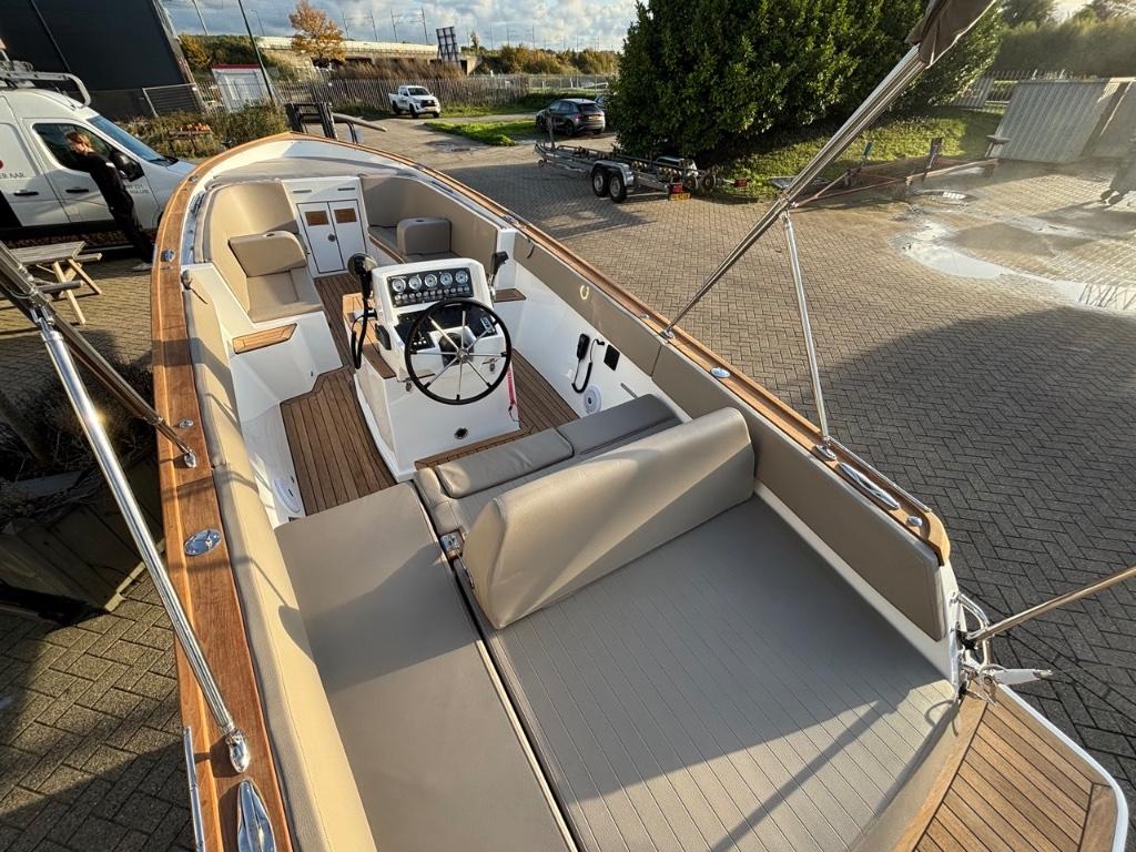 Cooper800 - 2024 - Cooper 800 - 110pk - Full-option, Ophalen, Binnenboordmotor, Diesel, Zo goed als nieuw
