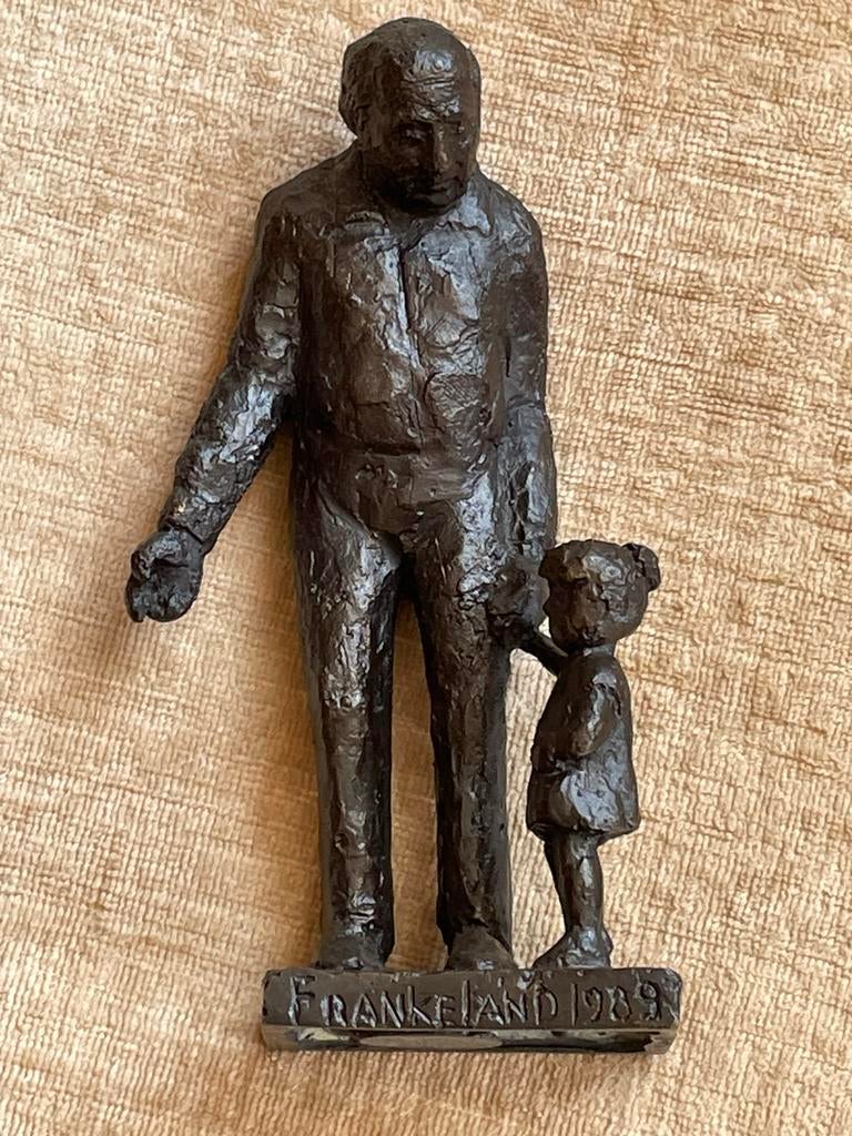 Zwaar bronzen beeld - Opa met kind- Frankeland 1989, Ophalen of Verzenden