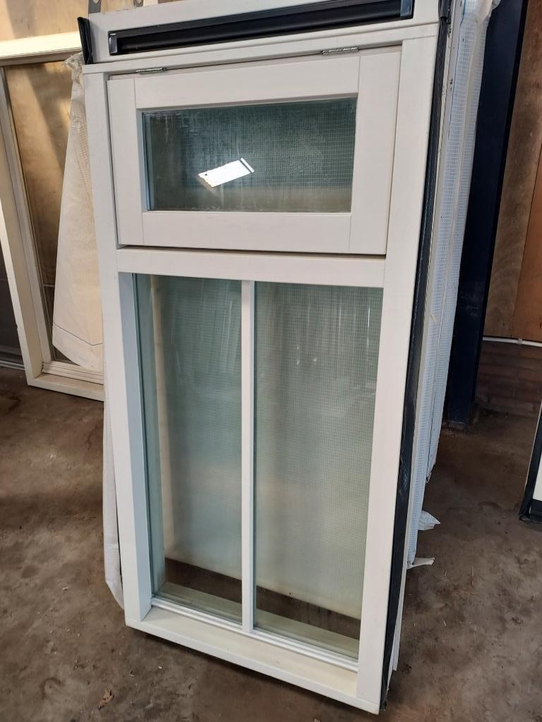 Nieuw 1x raamkozijn Hr++ beschikbaar, factuur mogelijk, Doe-het-zelf en Verbouw, Glas en Ramen, Gevelraam of Ruit, 80 tot 120 cm