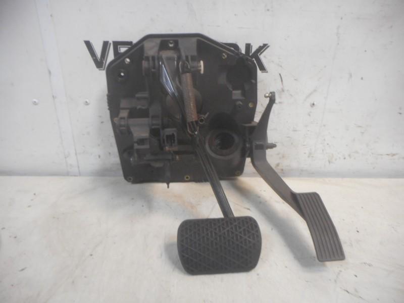 Pedalenset automaat Mercedes-Benz A (W168) 1999 a1682900801, Gebruikt, Mercedes-Benz AG, Mercedes-Benz, Mercedesstraße 120, Stuttgart 70372, , Duitsland