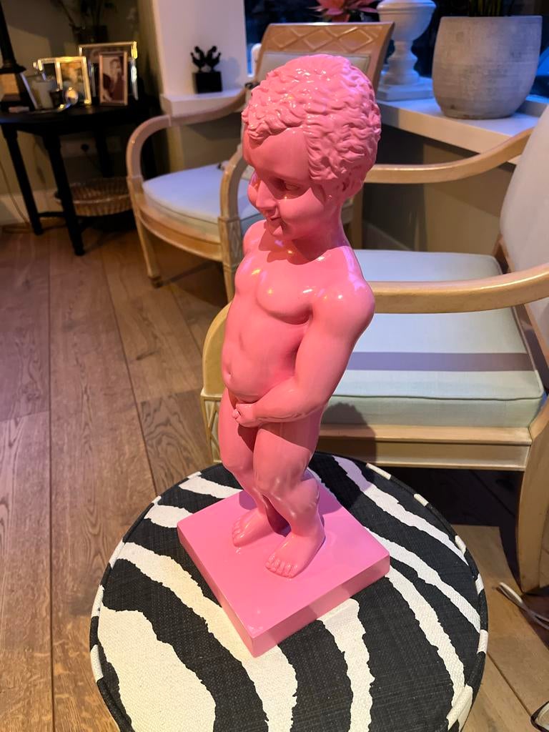 Manneken Pis beeld felroze gemaakt van polyserin artistiek, Ophalen of Verzenden